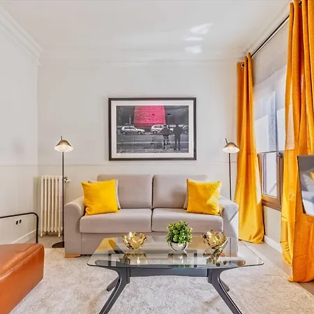 Apolo En Madrid Apartment Exterior photo