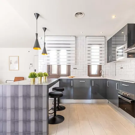 Apolo En Madrid Apartment Exterior photo